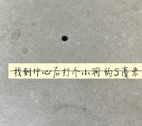 伽师瓷砖空鼓维修公司专业解答在瓷砖铺贴过程中，如果砂料搅拌不均匀，将会带来以下问题