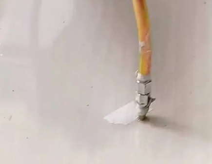 伽师瓷砖空鼓维修公司专业解答在瓷砖铺贴过程中，如果使用的砂料过粗（如全部使用了粗砂），可能会导致以下问题